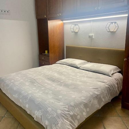 Looney Tunes Home Olbia Luaran gambar
