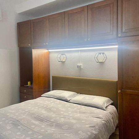 Looney Tunes Home Olbia Luaran gambar