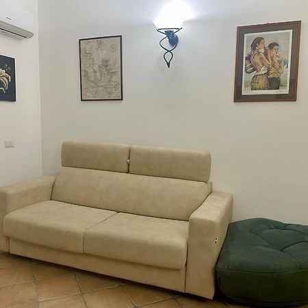 Looney Tunes Home Olbia Luaran gambar