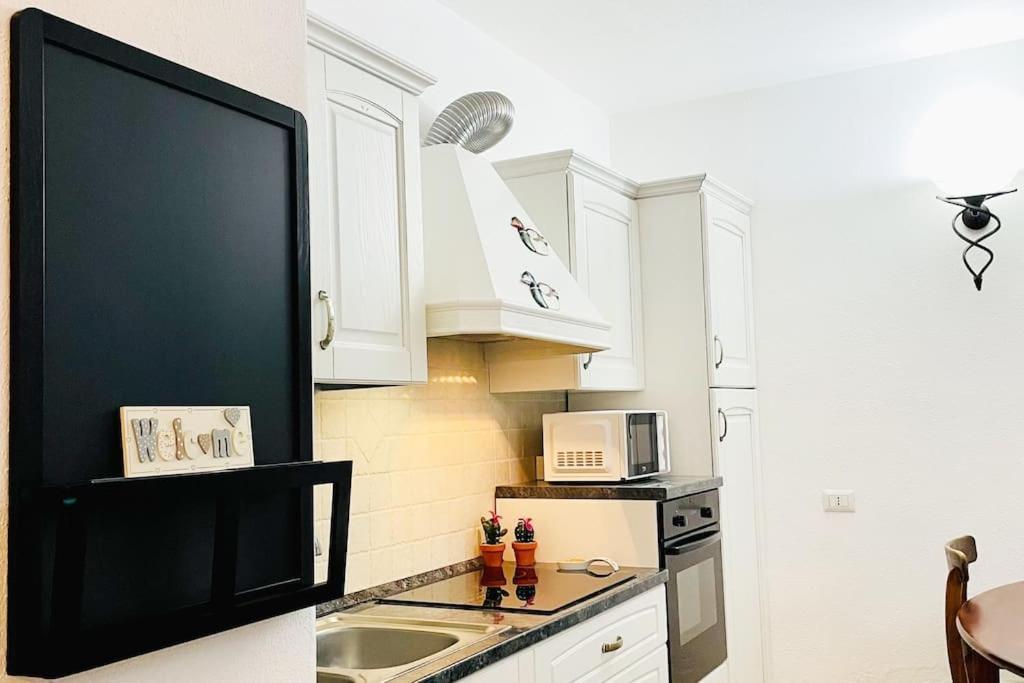 Looney Tunes Home Olbia Luaran gambar