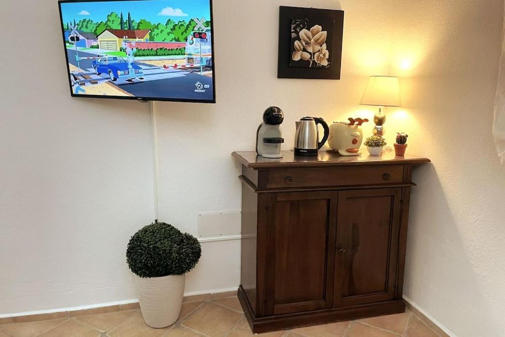 Looney Tunes Home Olbia Luaran gambar