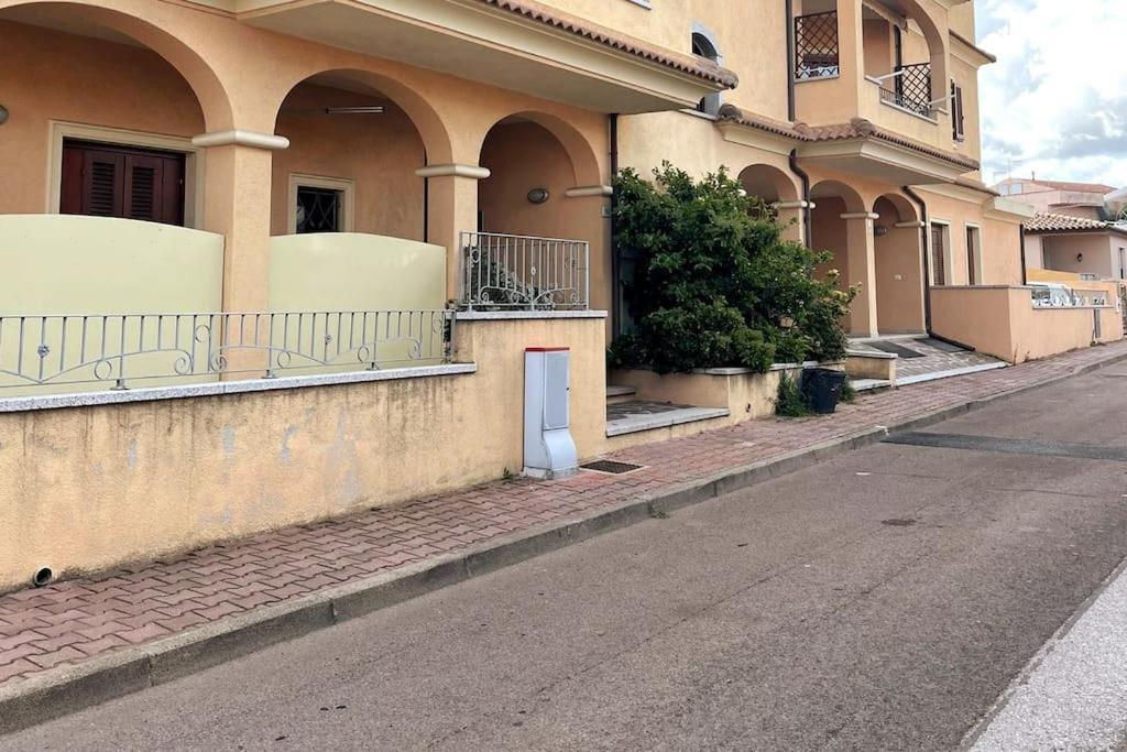 Looney Tunes Home Olbia Luaran gambar