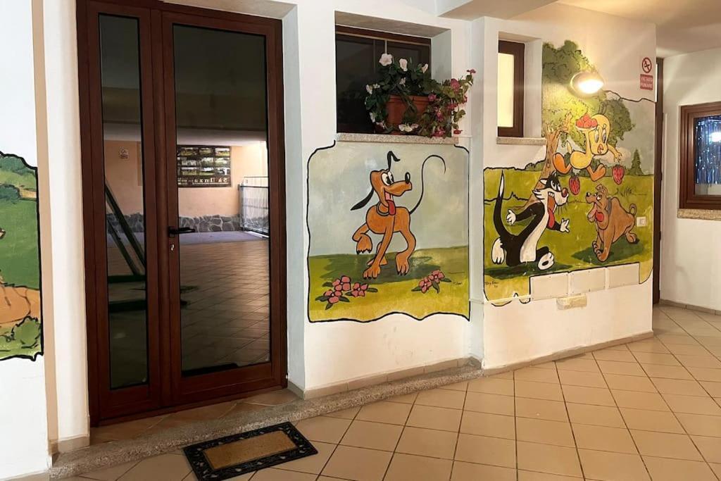 Looney Tunes Home Olbia Luaran gambar
