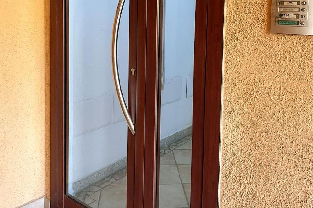 Looney Tunes Home Olbia Luaran gambar