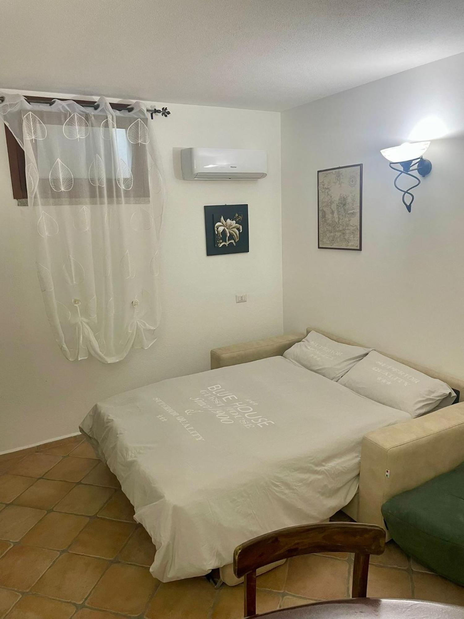 Looney Tunes Home Olbia Luaran gambar