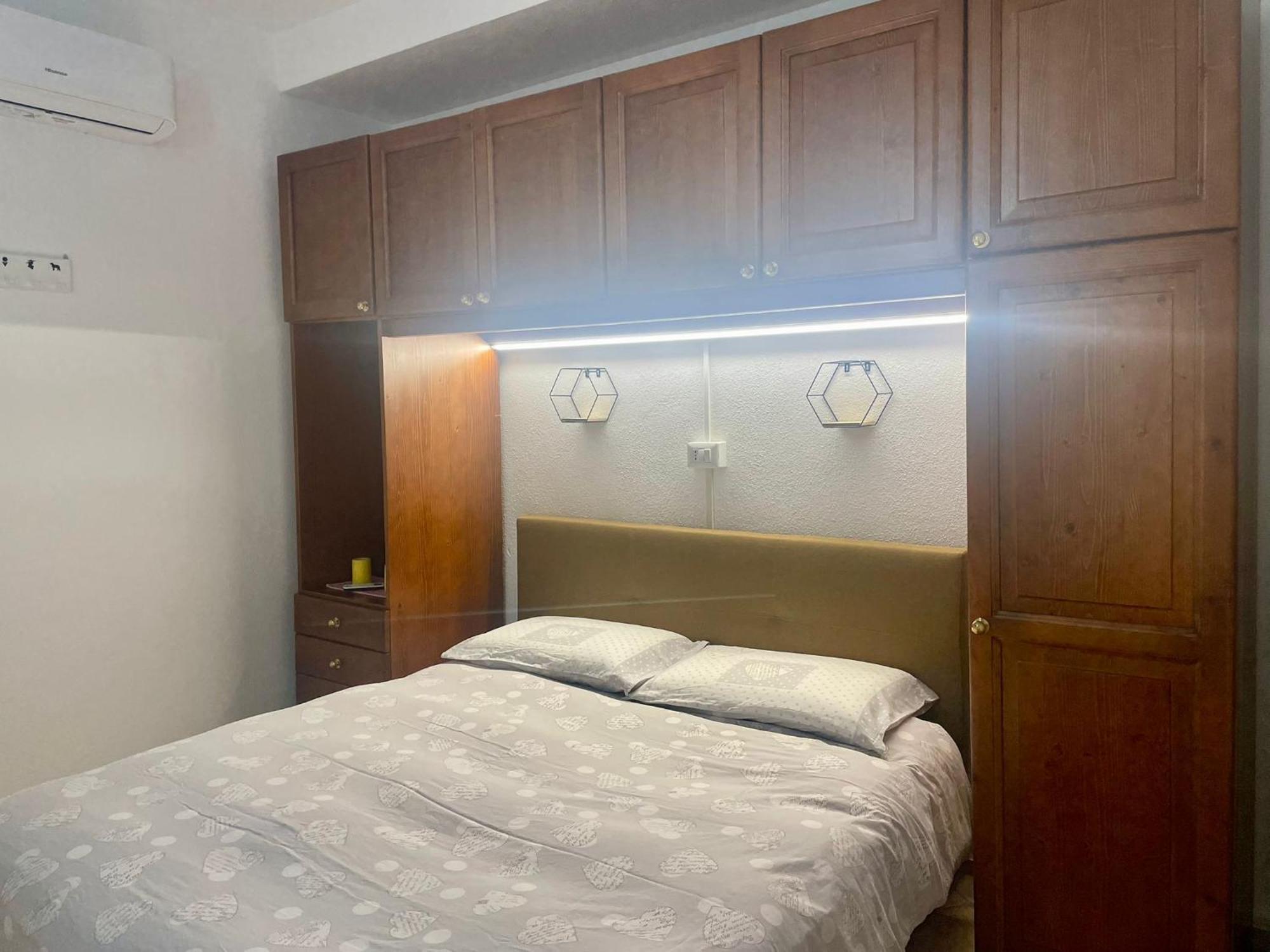 Looney Tunes Home Olbia Luaran gambar